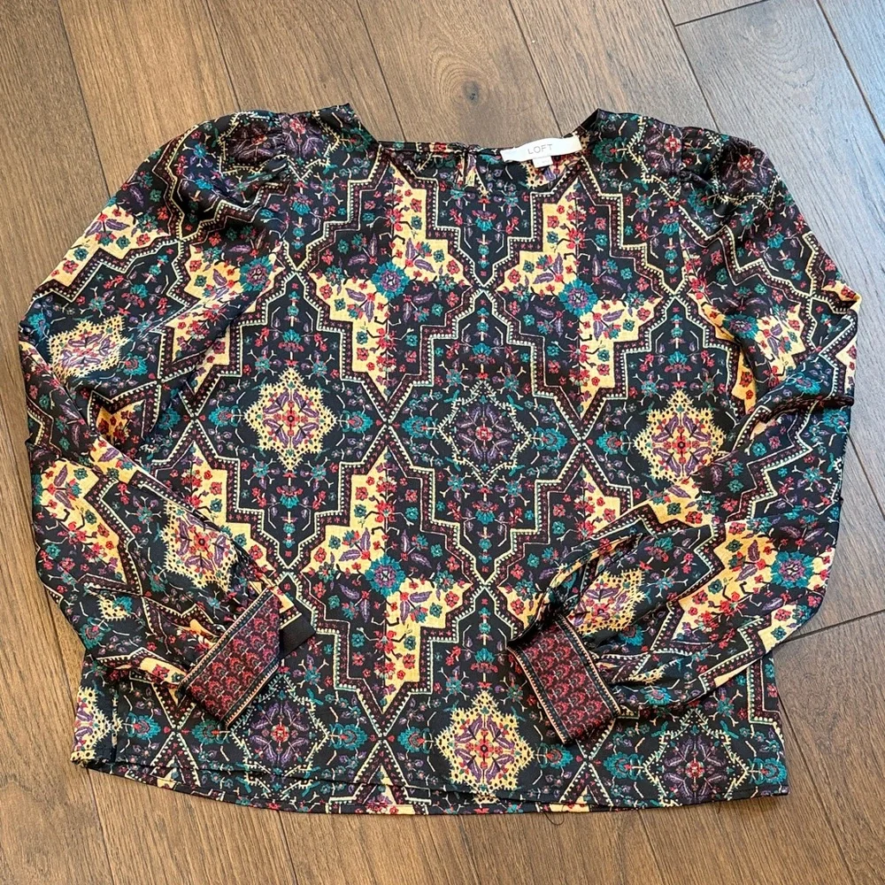 Loft Geo Border Satin Puff Sleeve Blouse Size Small C2-012